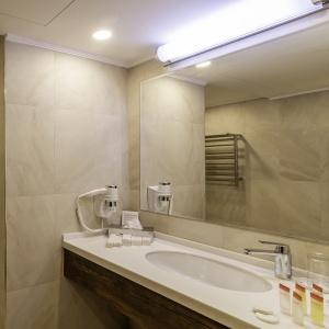 Ramada Hotel & Suites by Wyndham Yerevan