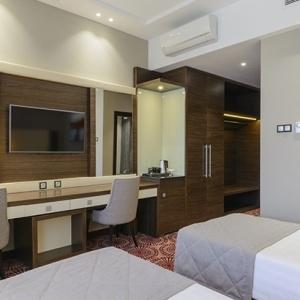 Hotel Senator
