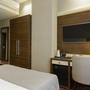 Hotel Senator
