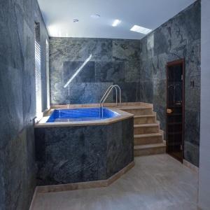 Hotel Shirvanshah