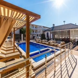 Hotel Yuzhnye Nochi