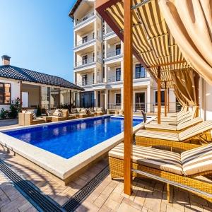 Hotel Yuzhnye Nochi