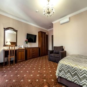 Hotel Yuzhnye Nochi
