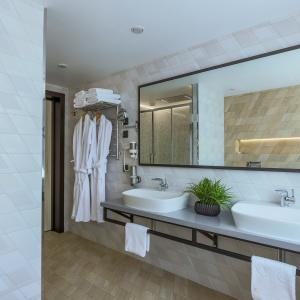 Hotel X-Room