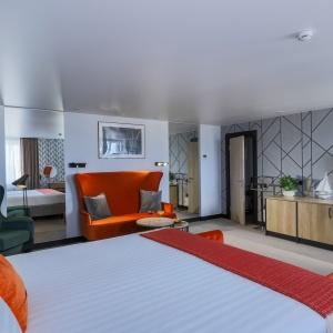 Hotel X-Room