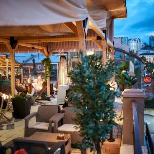V Hotel & Rooftop