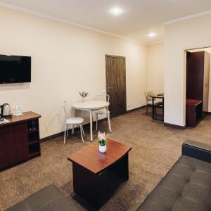 Hotel Red River
