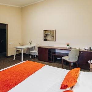 Hotel Red River