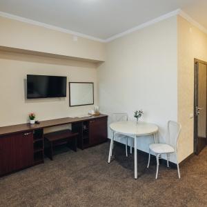 Hotel Red River