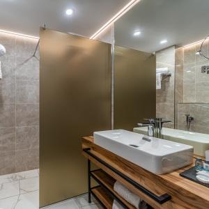 Kravt Nevsky Hotel and Spa