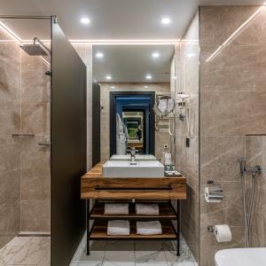 Kravt Nevsky Hotel and Spa