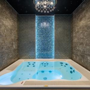 Kravt Nevsky Hotel and Spa