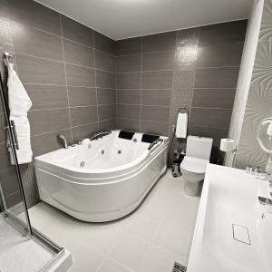 Aluston Park Hotel