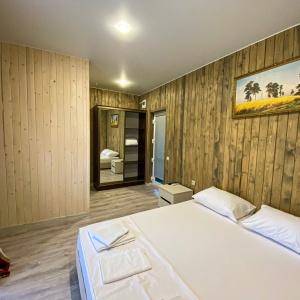 Hotel Azov Village