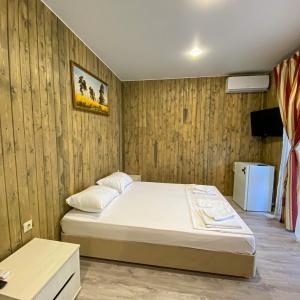 Hotel Azov Village