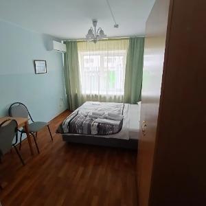 Hotel Mir