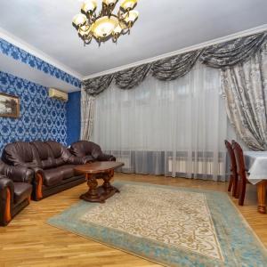 Hotel Golden Empire