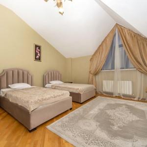 Hotel Golden Empire