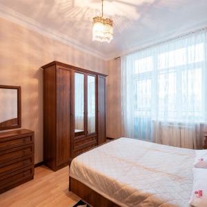 Hotel Golden Empire