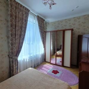 Hotel Golden Empire