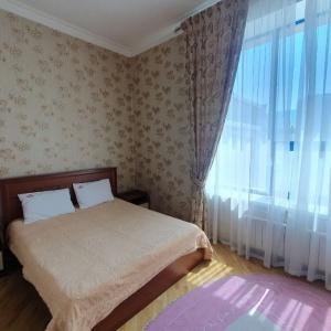 Hotel Golden Empire