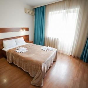 Hotel Apriori