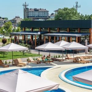 Hotel Rinn Rise Resort