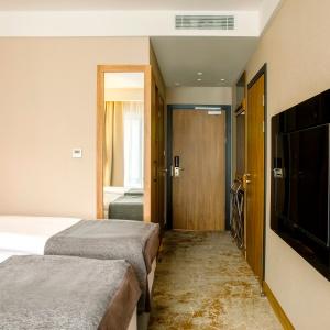 Hotel Dobrograd building Grand