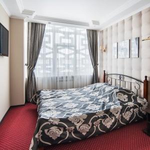Express Hotel and Hostel