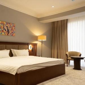 Hotel Mir Luxe Plaza