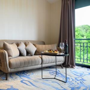 Hotel Aurora Resort