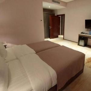 Hotel Aurora Resort
