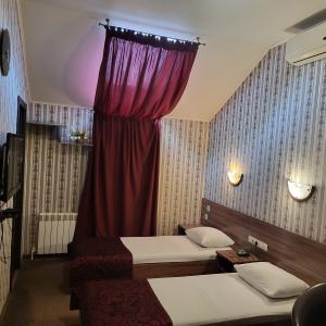Hotel Zvezda