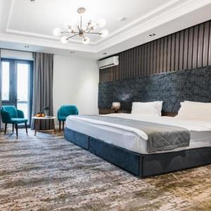 Hotel Roadside by Khorrot