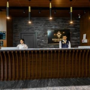 Hotel Roadside by Khorrot