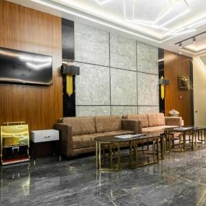 Hotel Roadside by Khorrot