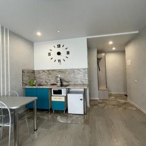 Accomodation facility Apartments on Vlasikhinskaya 65 A