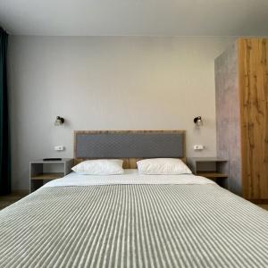 Accomodation facility Apartments on Vlasikhinskaya 65 A