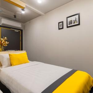 Hotel Izzzi Up 4 Community L&C