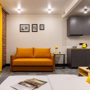Hotel Izzzi Up 4 Community L&C