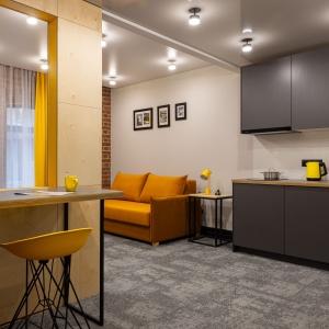 Hotel Izzzi Up 4 Community L&C