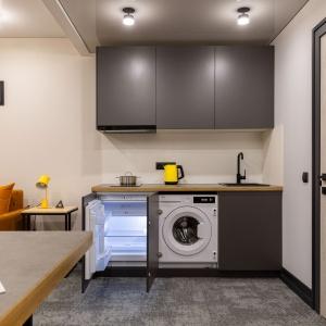 Hotel Izzzi Up 4 Community L&C