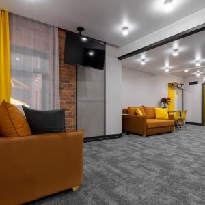 Hotel Izzzi Up 4 Community L&C