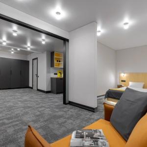 Hotel Izzzi Up 4 Community L&C