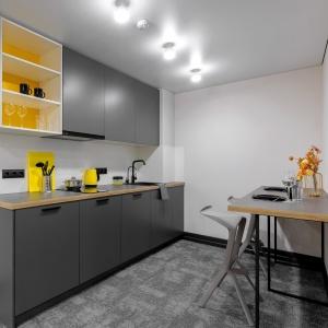 Hotel Izzzi Up 4 Community L&C