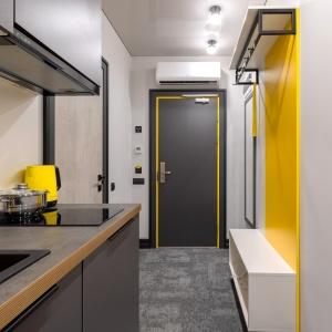 Hotel Izzzi Up 4 Community L&C