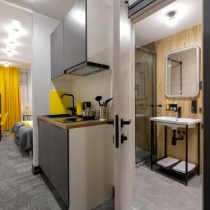 Hotel Izzzi Up 4 Community L&C