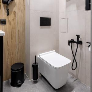 Hotel Izzzi Up 4 Community L&C