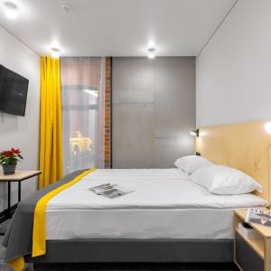 Hotel Izzzi Up 4 Community L&C