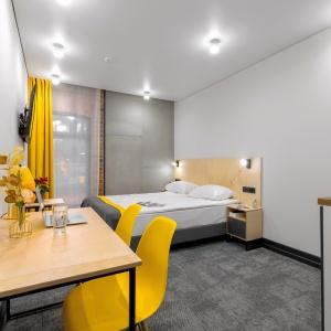 Hotel Izzzi Up 4 Community L&C